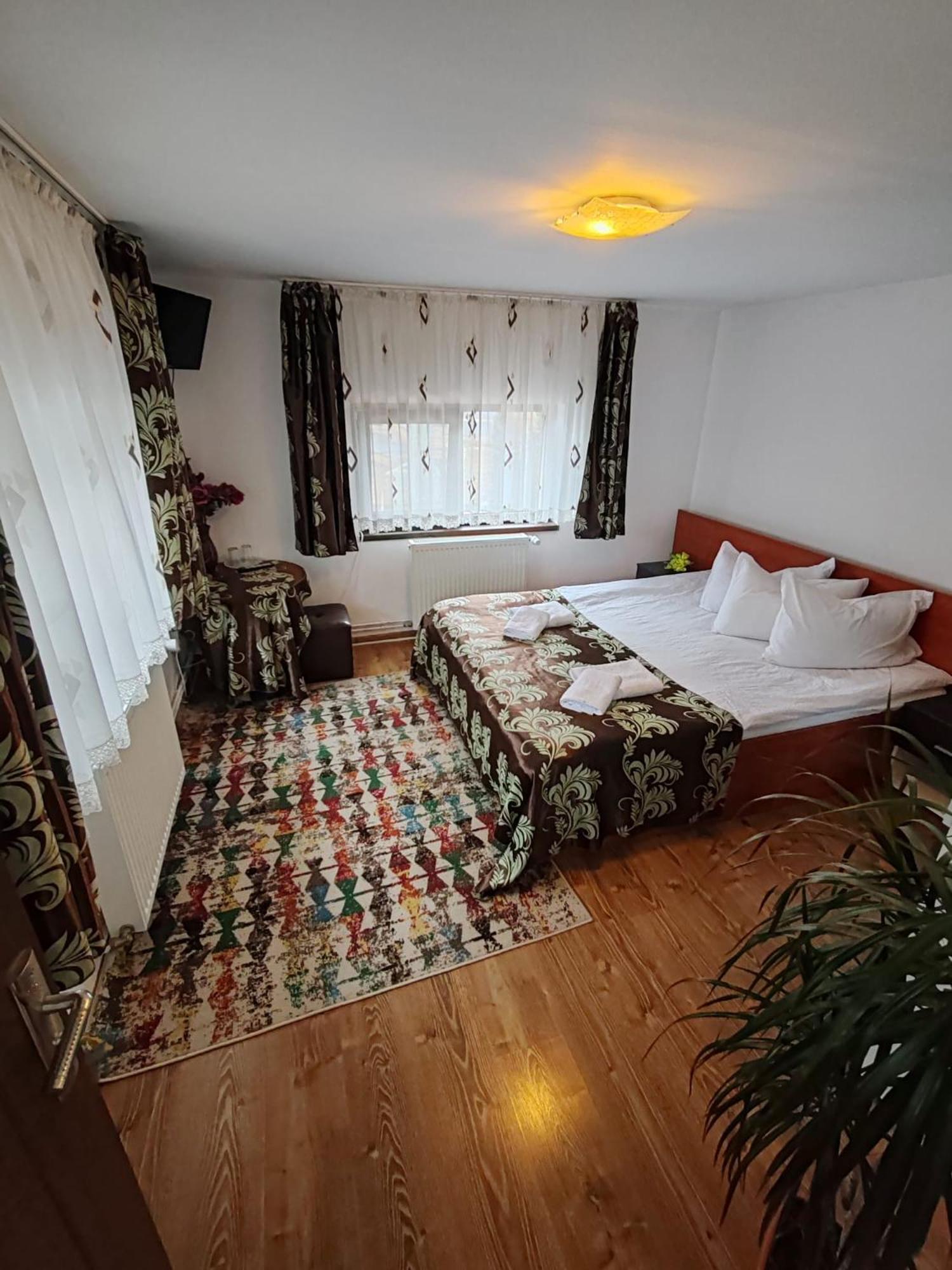 Casa Alex Hotel Maroshévíz Kültér fotó